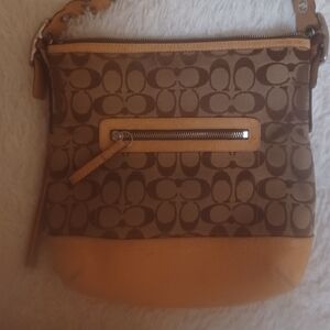 COACH VINTAGE TAN CROSSBODY 2005 🥰